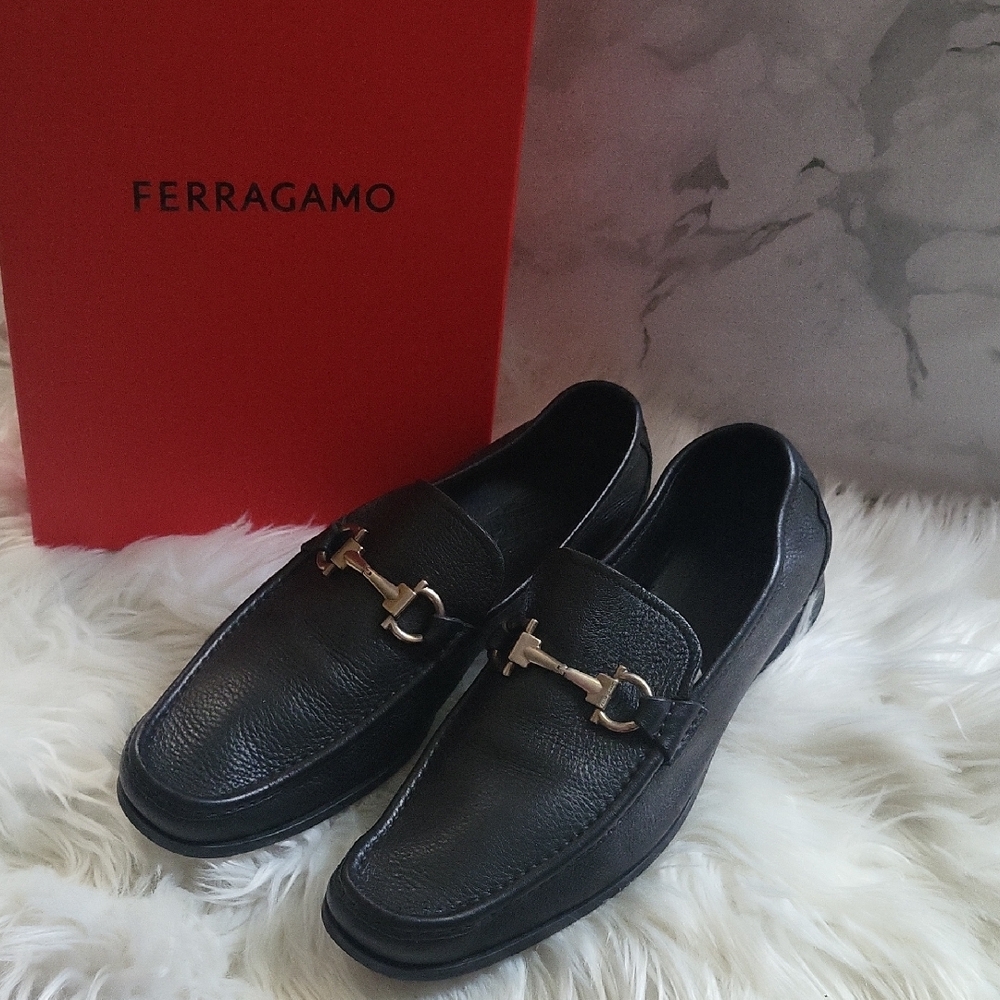Salvatore Ferragamo Grandioso Black pebbled leather driving loafers
